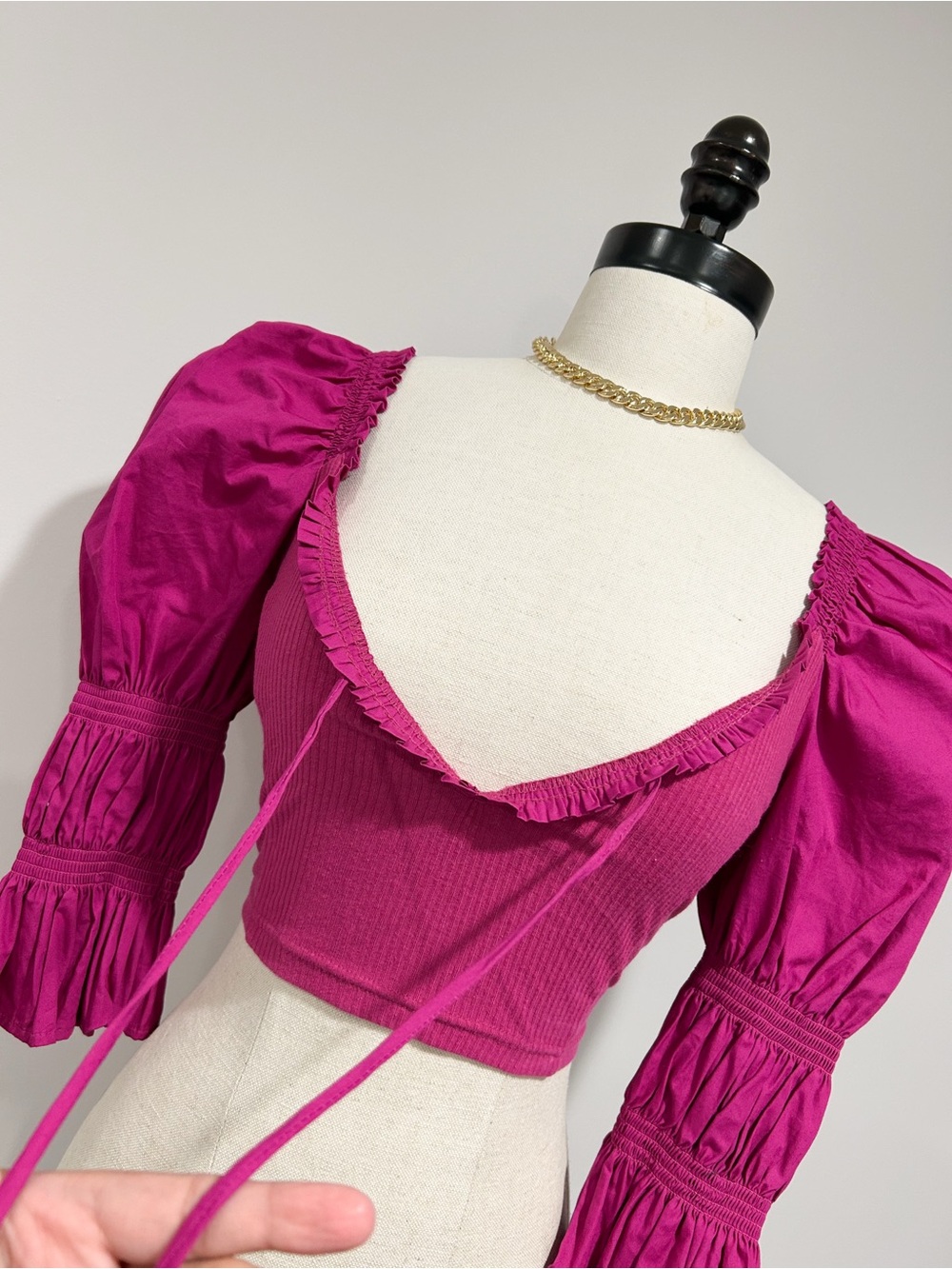 Urban Outfitters Fuchsia Puff-Sleeve Tie-Front Crop Top - Picture 3 of 4